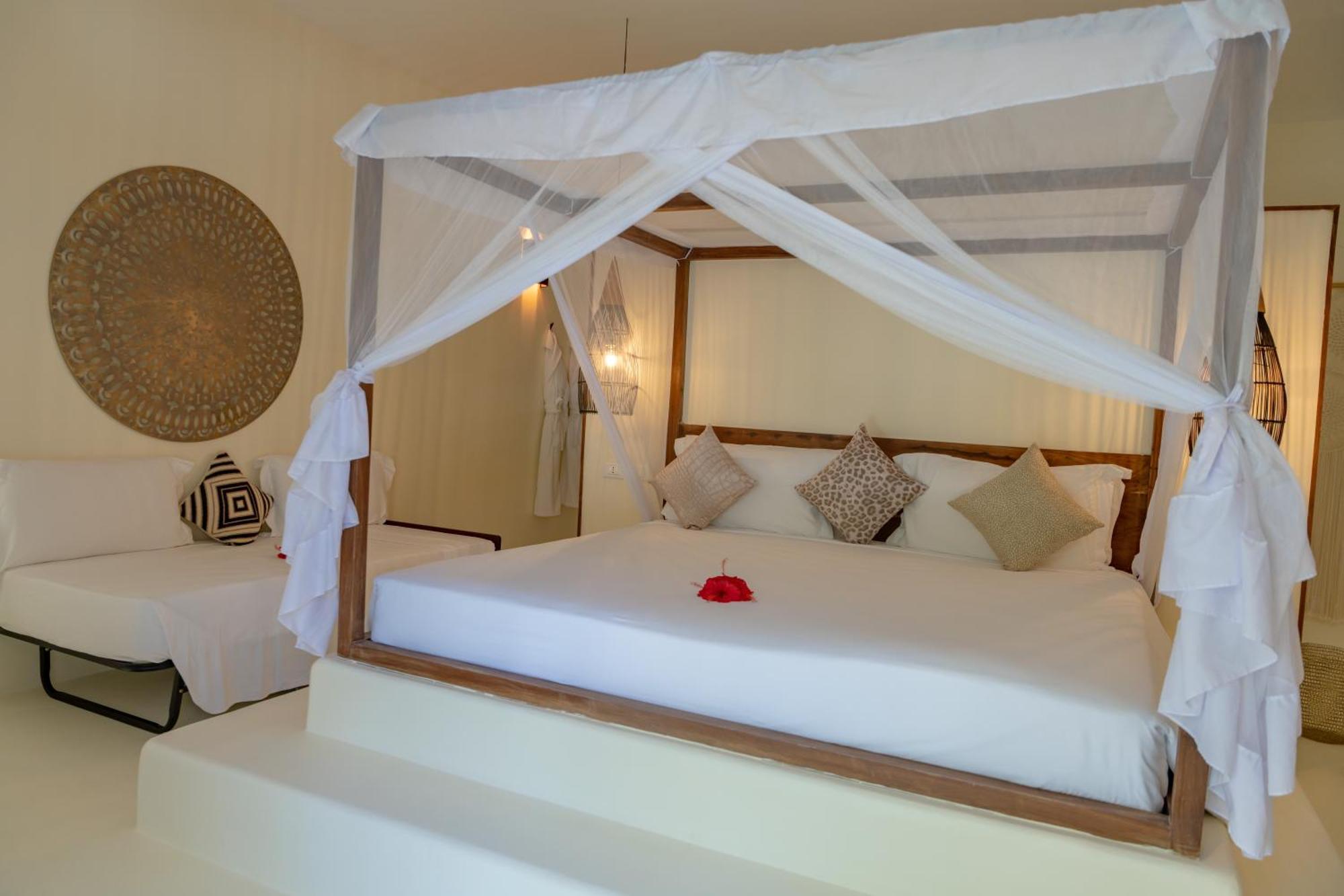 Отель Alma Boutique 5*
